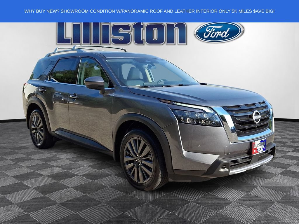 Used 2025 Nissan Pathfinder SL w/ SL Premium Package AWD/4WD image 3