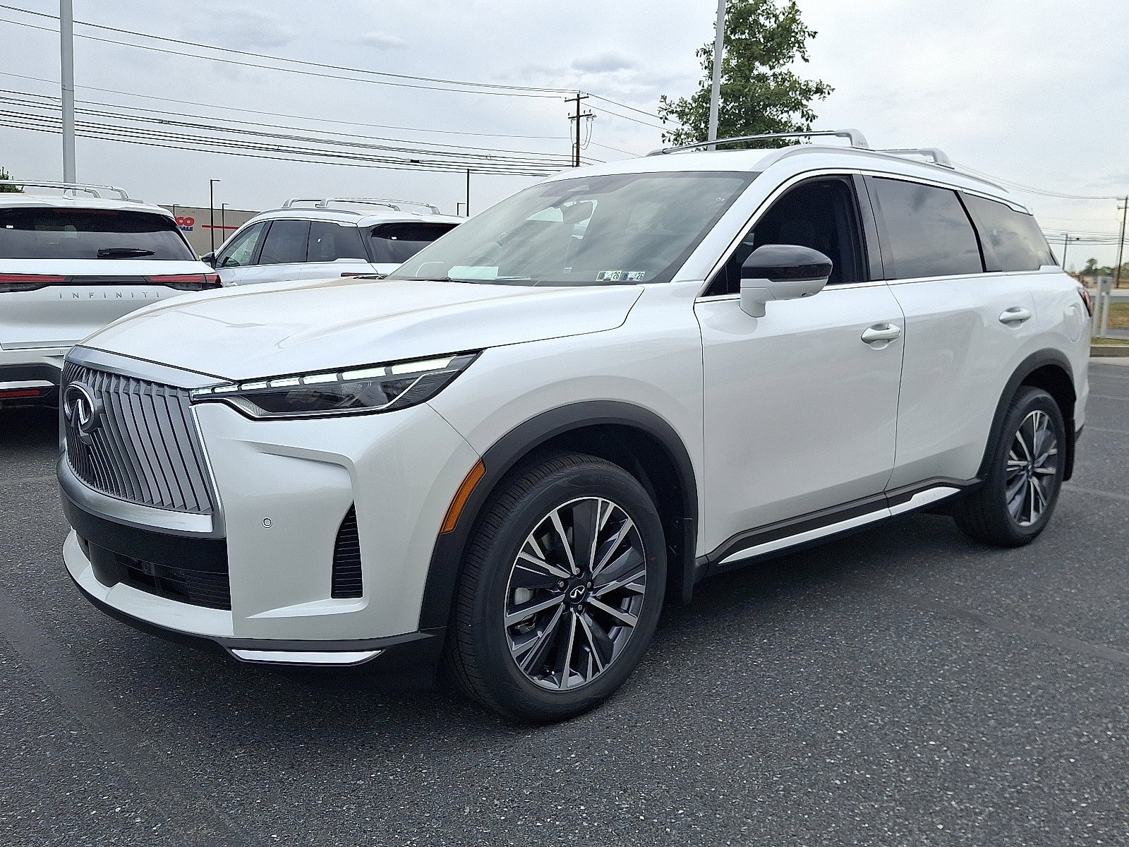 New 2026 INFINITI QX60 Luxe w/ Cargo Package image 2