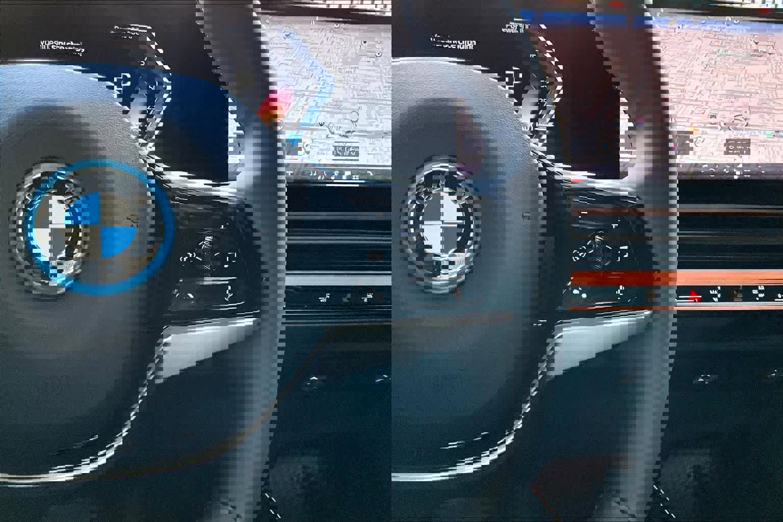 Used 2025 BMW i5 eDrive40i image 24