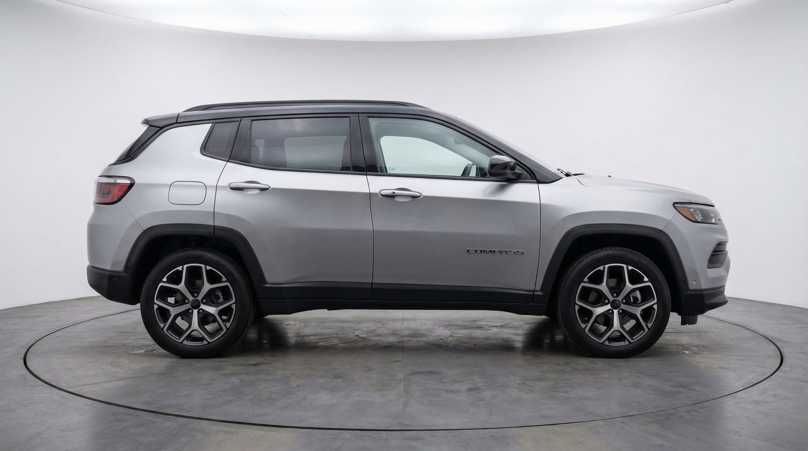 Used 2025 Jeep Compass Limited AWD/4WD image 11