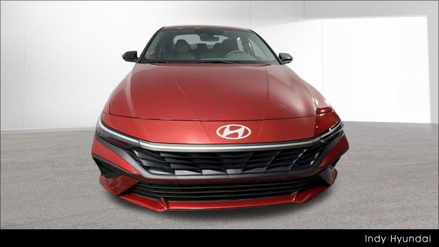 Certified 2025 Hyundai Elantra Sport FWD image 3