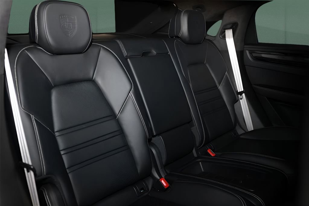 Used 2023 Porsche Cayenne Turbo GT image 15