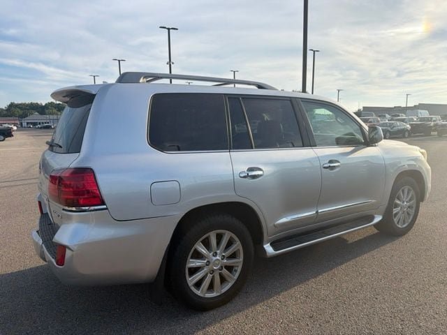 Used 2010 Lexus LX 570 4WD w/ Preferred Accessory Package image 15