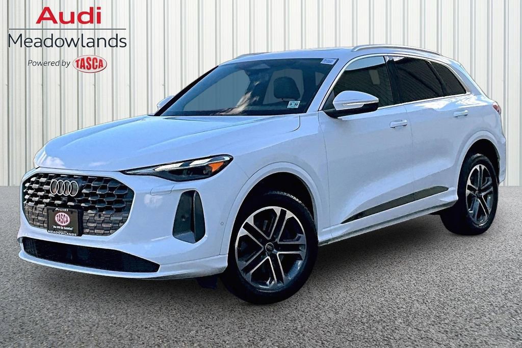 Used 2025 Audi Q5 Premium w/ Convenience Package