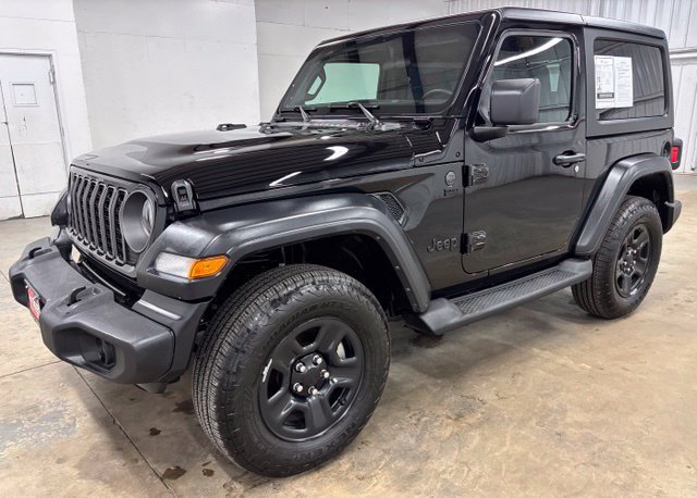 Used 2025 Jeep Wrangler Sport AWD/4WD image 3