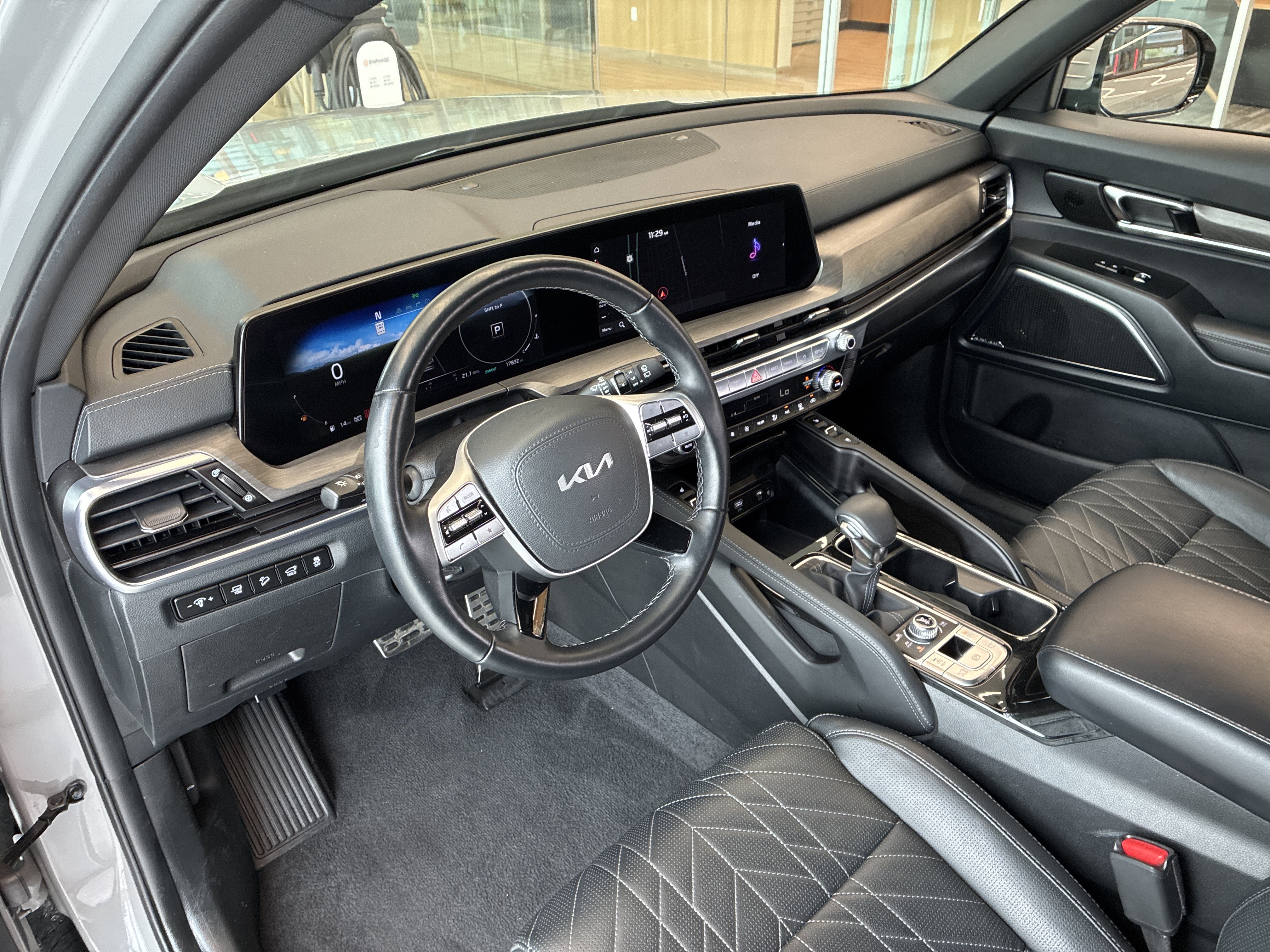 Certified 2025 Kia Telluride SX X-Line AWD/4WD image 17