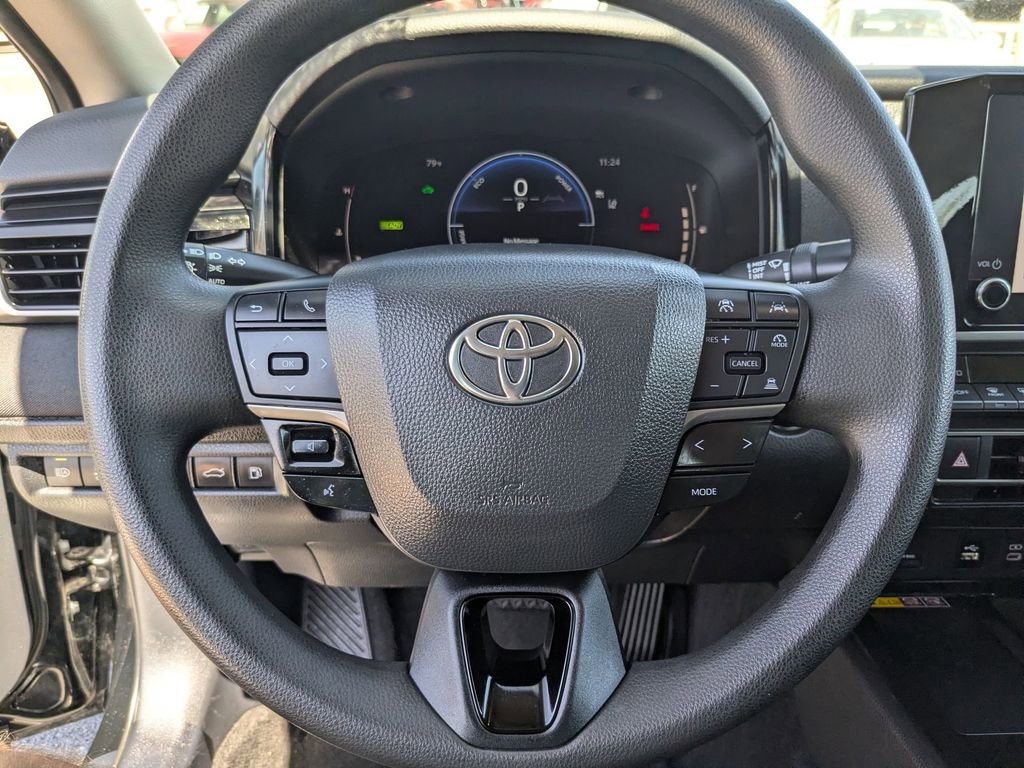 Used 2025 Toyota Camry LE image 2