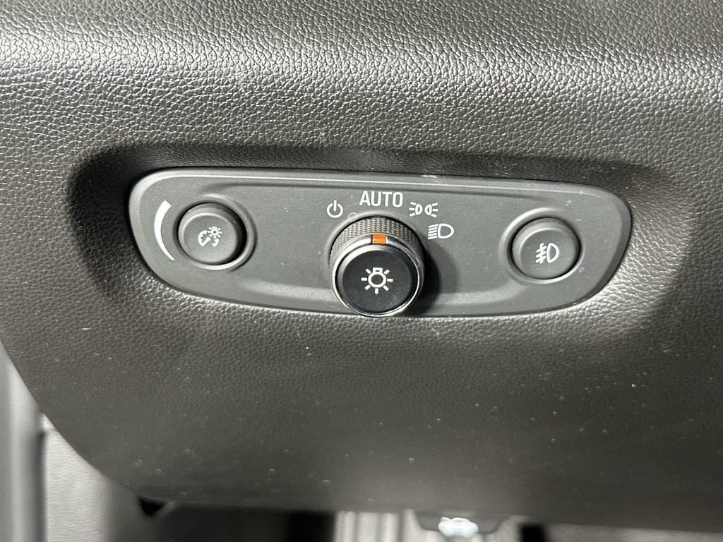 Used 2019 Chevrolet Traverse LT FWD image 21