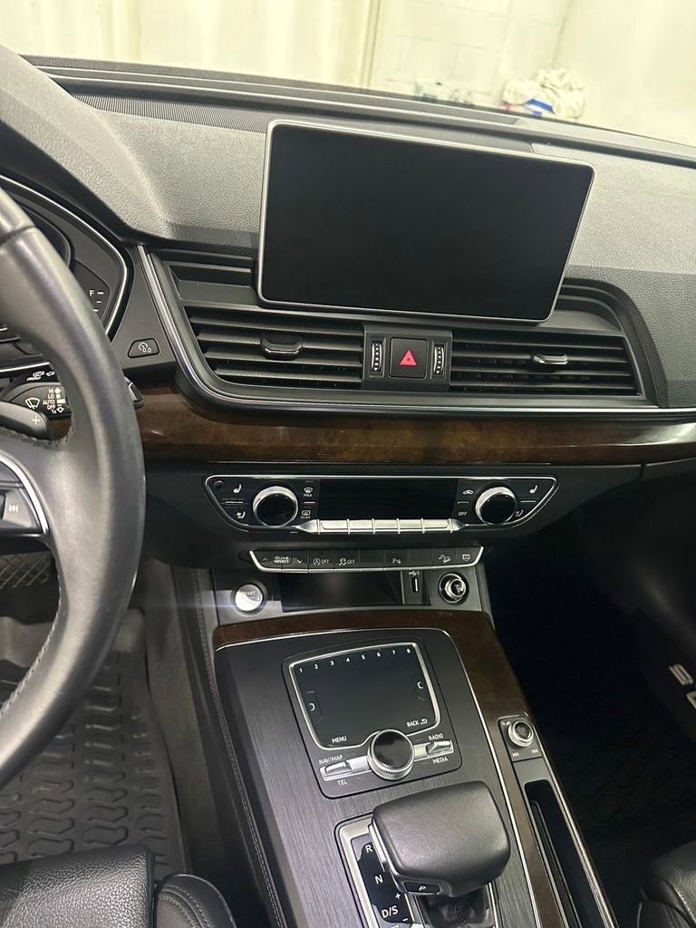 Used 2019 Audi Q5 2.0T Premium Plus w/ Premium Plus Package AWD/4WD image 18