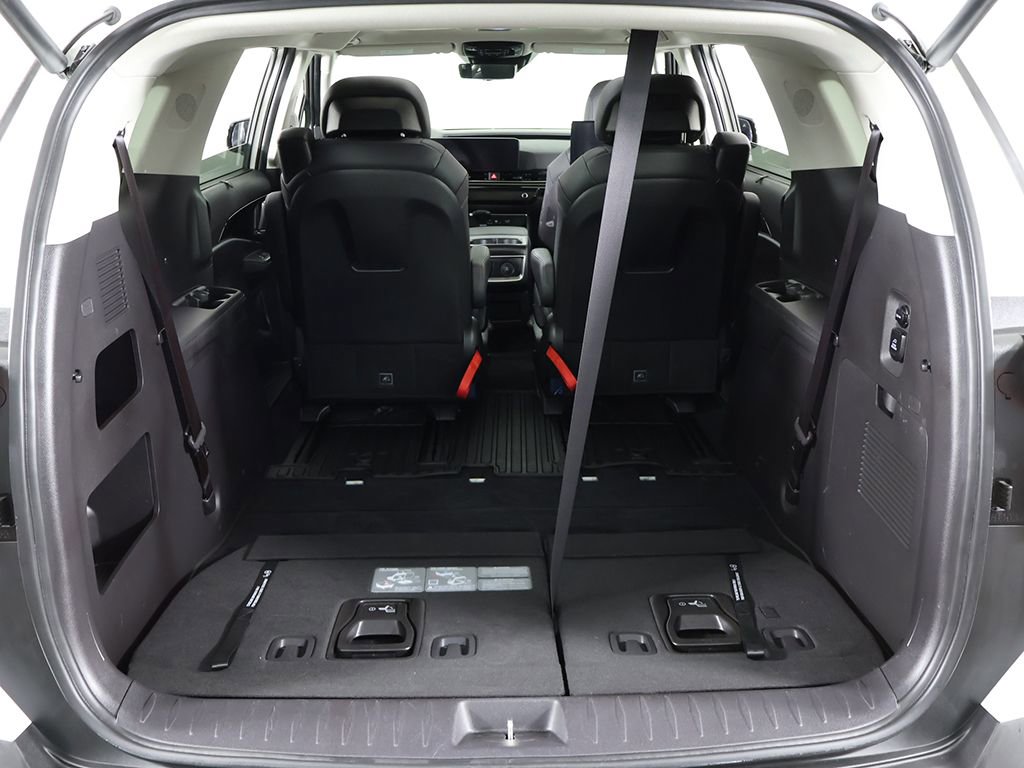 Used 2025 Kia Carnival SX Prestige FWD image 26