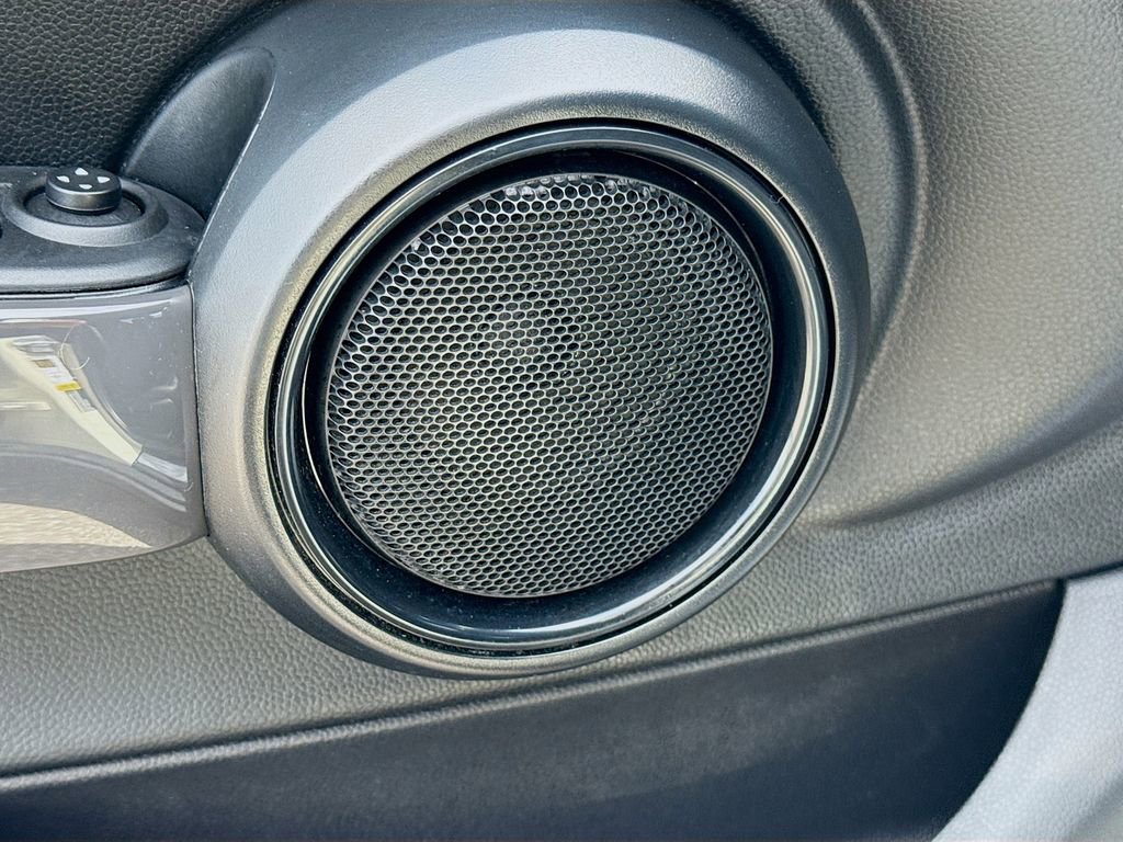 Used 2020 MINI Cooper 4-Door Hardtop image 22