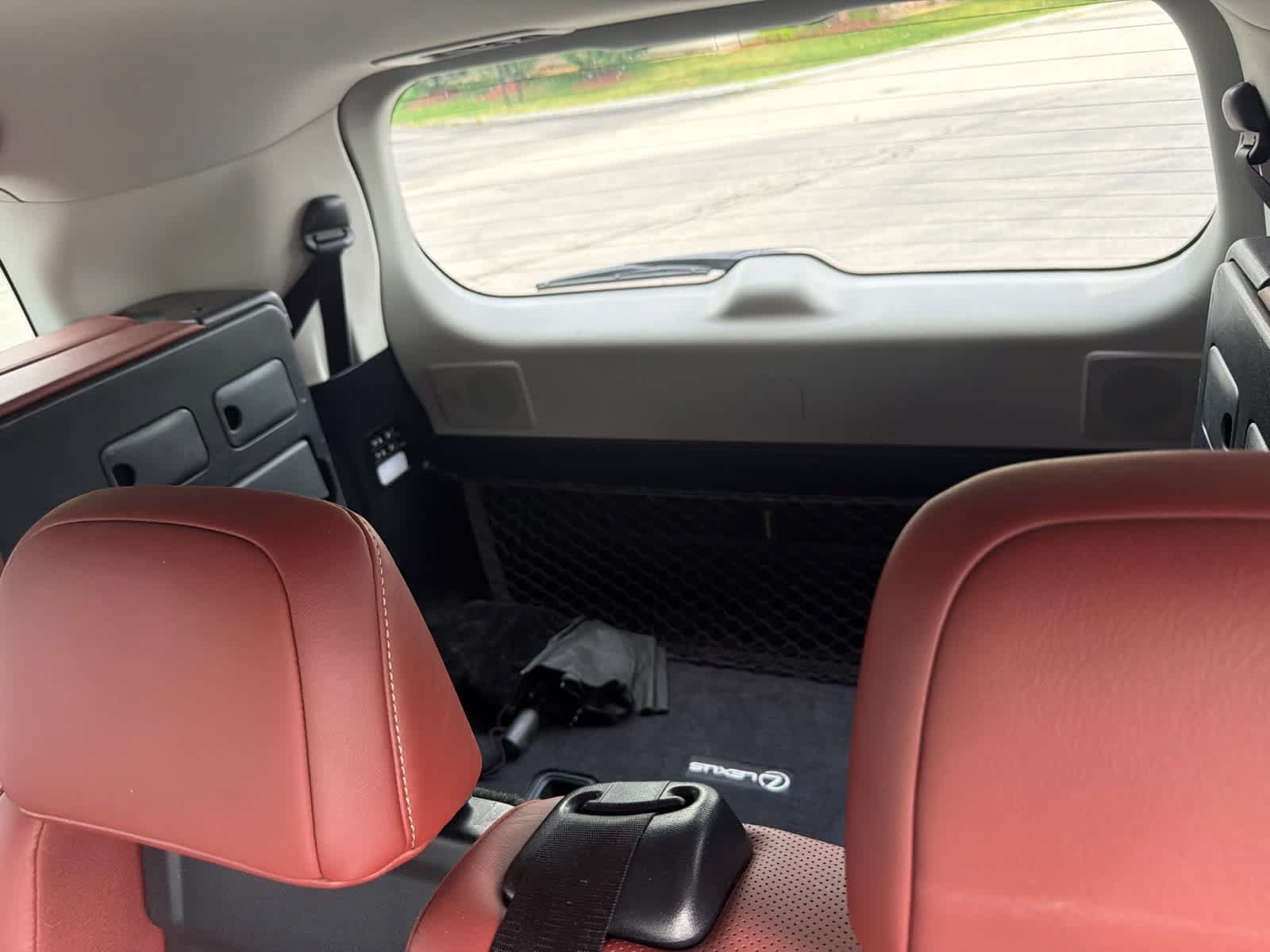 Used 2019 Lexus LX 570 4WD w/ Luxury Package image 6