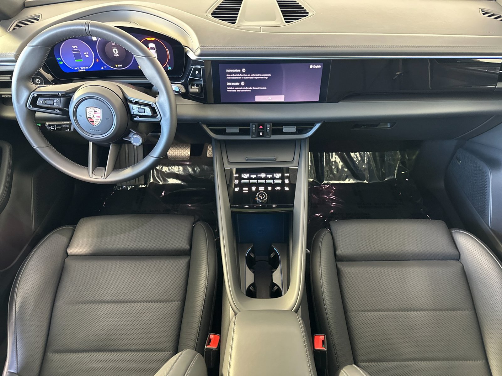 Certified 2025 Porsche Macan Electric RWD image 6
