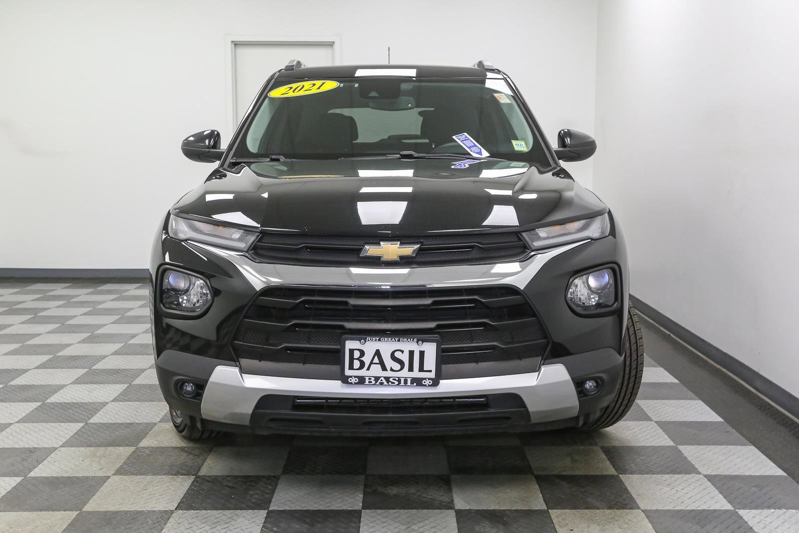 Used 2021 Chevrolet TrailBlazer LT w/ Convenience Package image 3