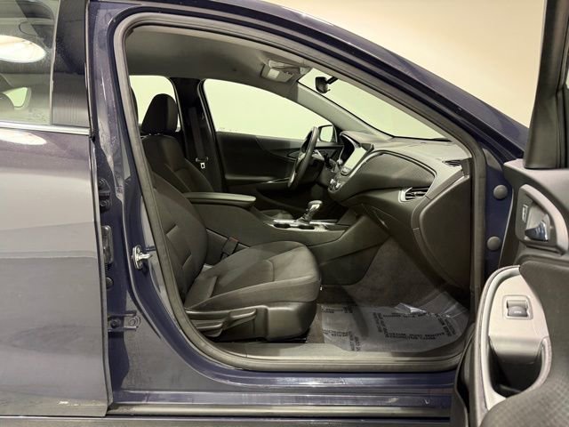 Used 2025 Chevrolet Malibu LT FWD image 25