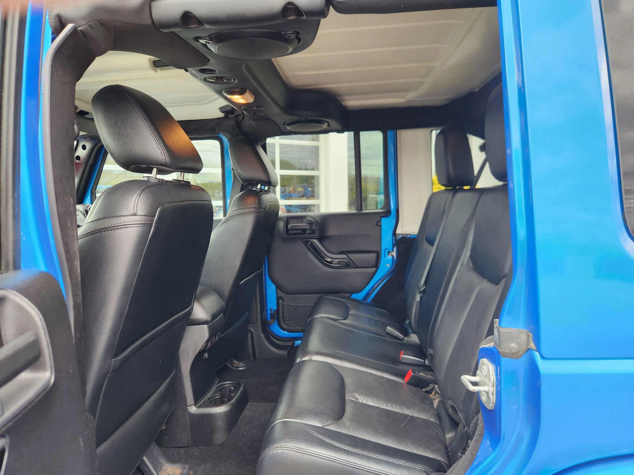 Used 2014 Jeep Wrangler Unlimited Sahara image 34