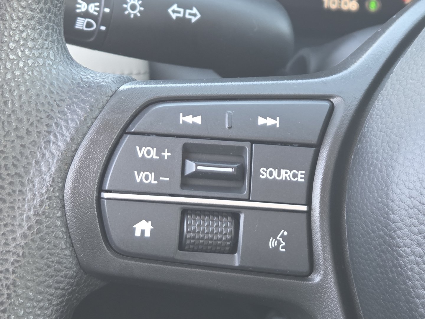 Used 2024 Honda HR-V LX image 29