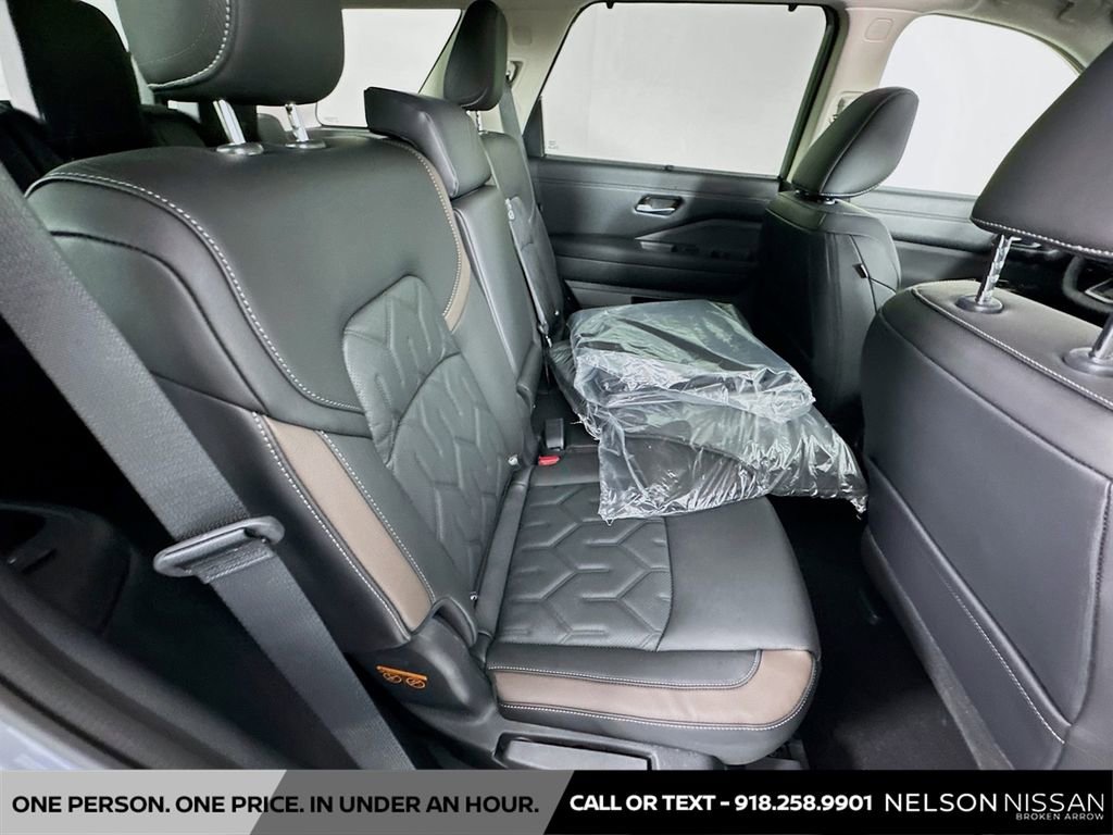 New 2026 Nissan Pathfinder Platinum image 29