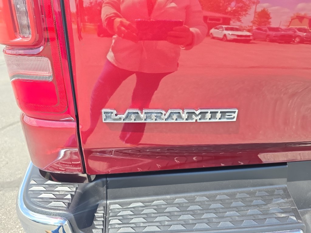 Used 2022 RAM 1500 Laramie AWD/4WD image 11