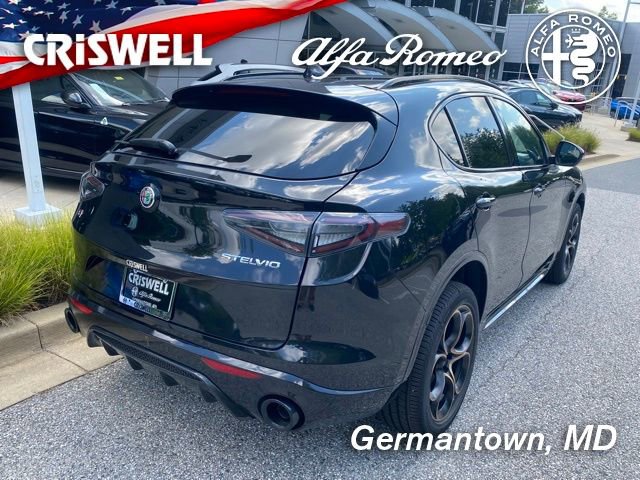 New 2025 Alfa Romeo Stelvio Sprint image 5