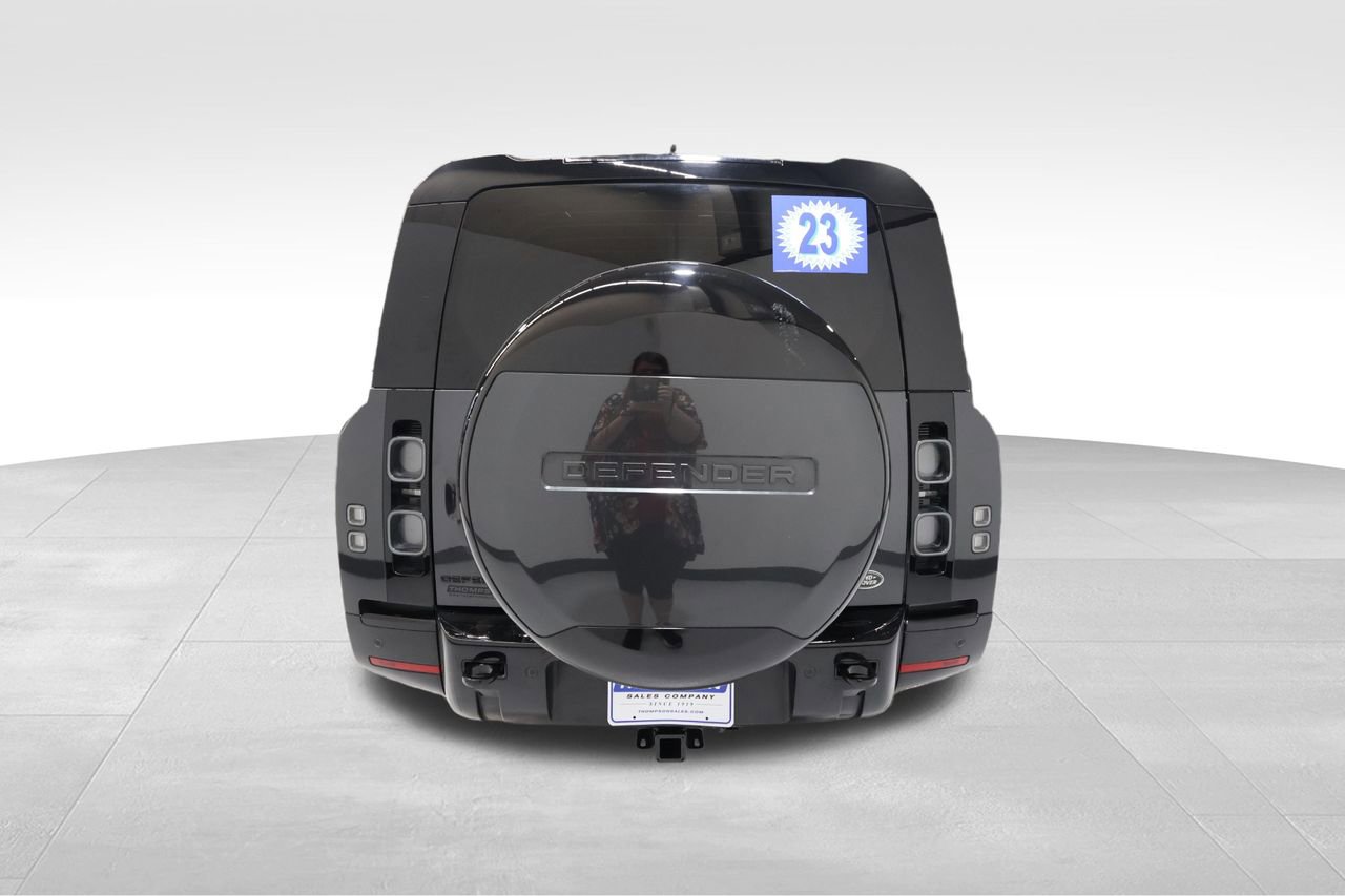 Used 2023 Land Rover Defender 130 X image 3