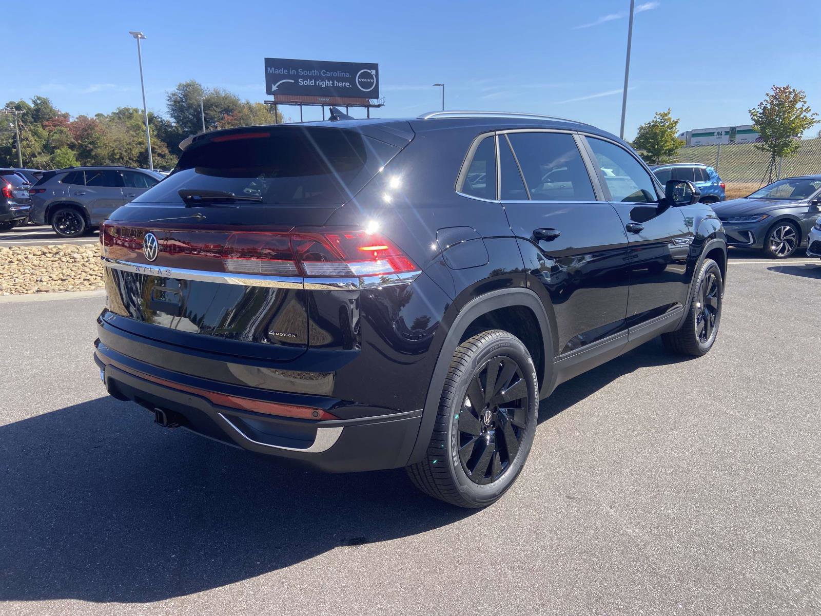 New 2026 Volkswagen Atlas Cross Sport SE AWD/4WD image 9