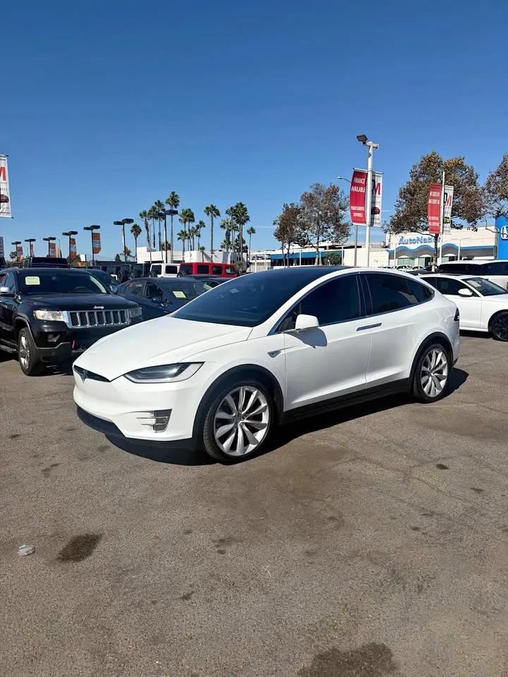 Used 2016 Tesla Model X Performance AWD/4WD image 2