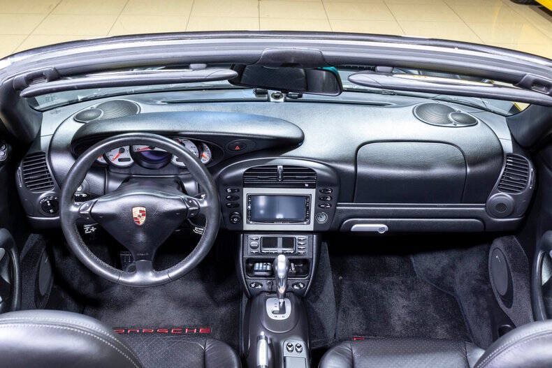 Used 2004 Porsche 911 Carrera RWD image 45