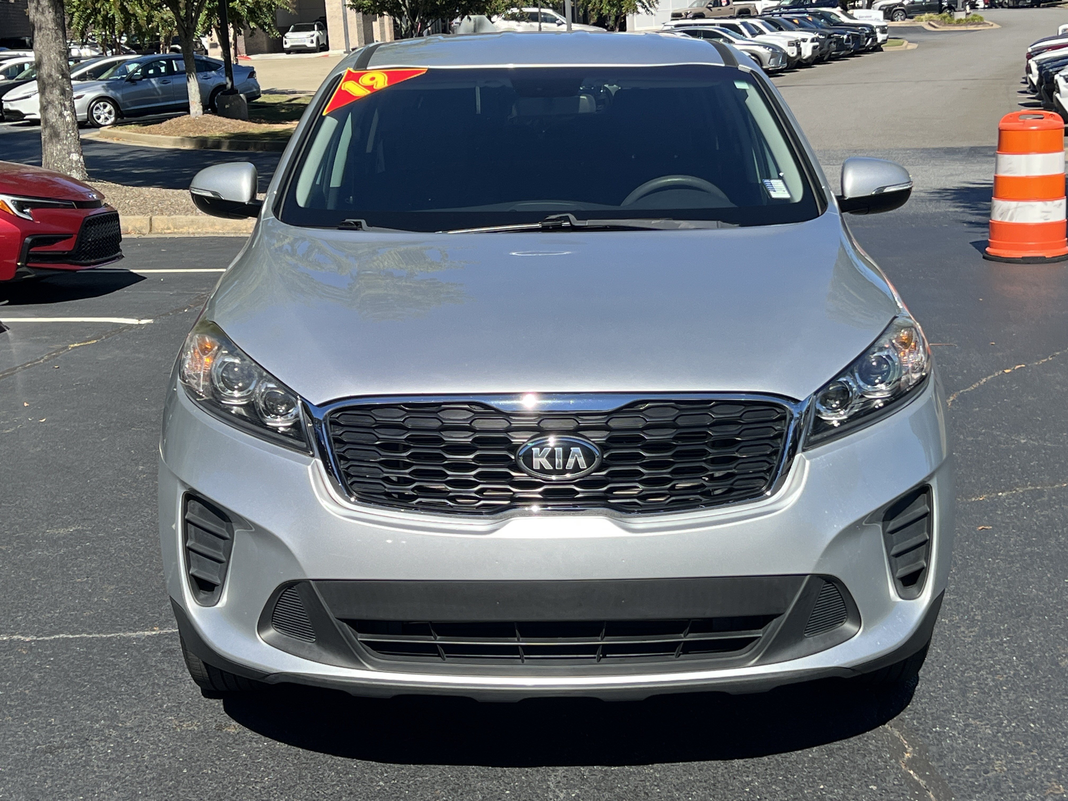 Used 2019 Kia Sorento L FWD image 2