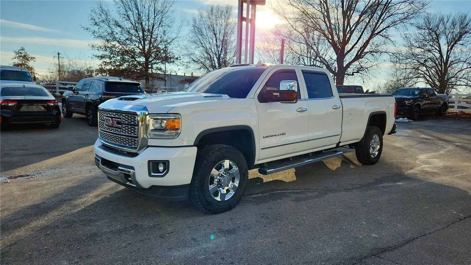 Used 2018 GMC Sierra 3500 Denali w/ Duramax Plus Package image 4