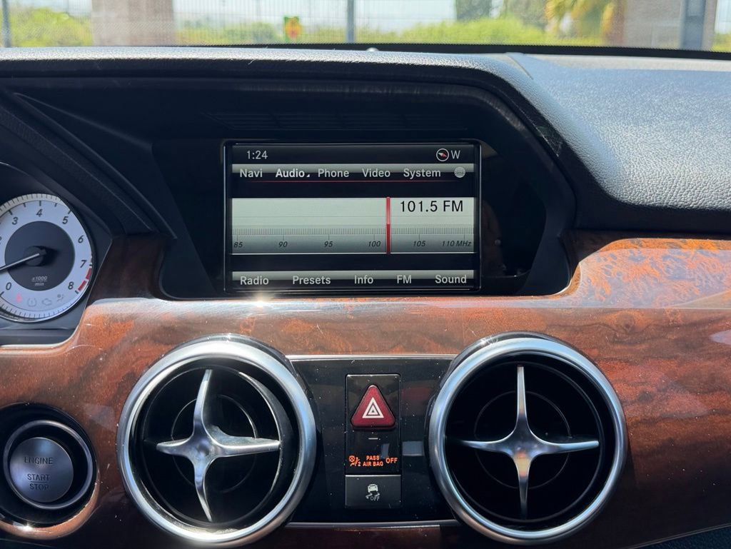 Used 2015 Mercedes-Benz GLK 350 2WD image 25