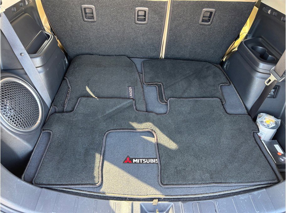 Used 2019 Mitsubishi Outlander SEL AWD/4WD image 44