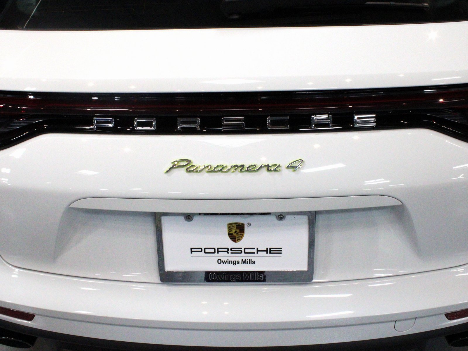 Certified 2023 Porsche Panamera 4 w/ Premium Package image 28
