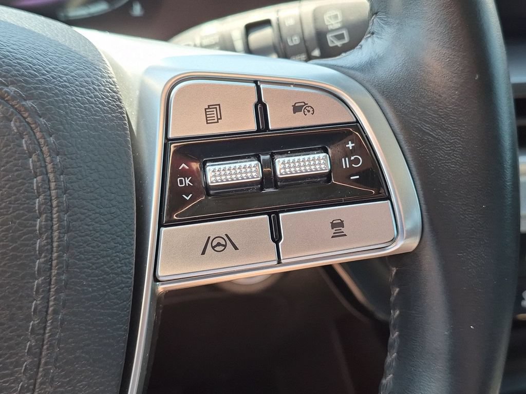 Used 2025 Kia Telluride S FWD image 19