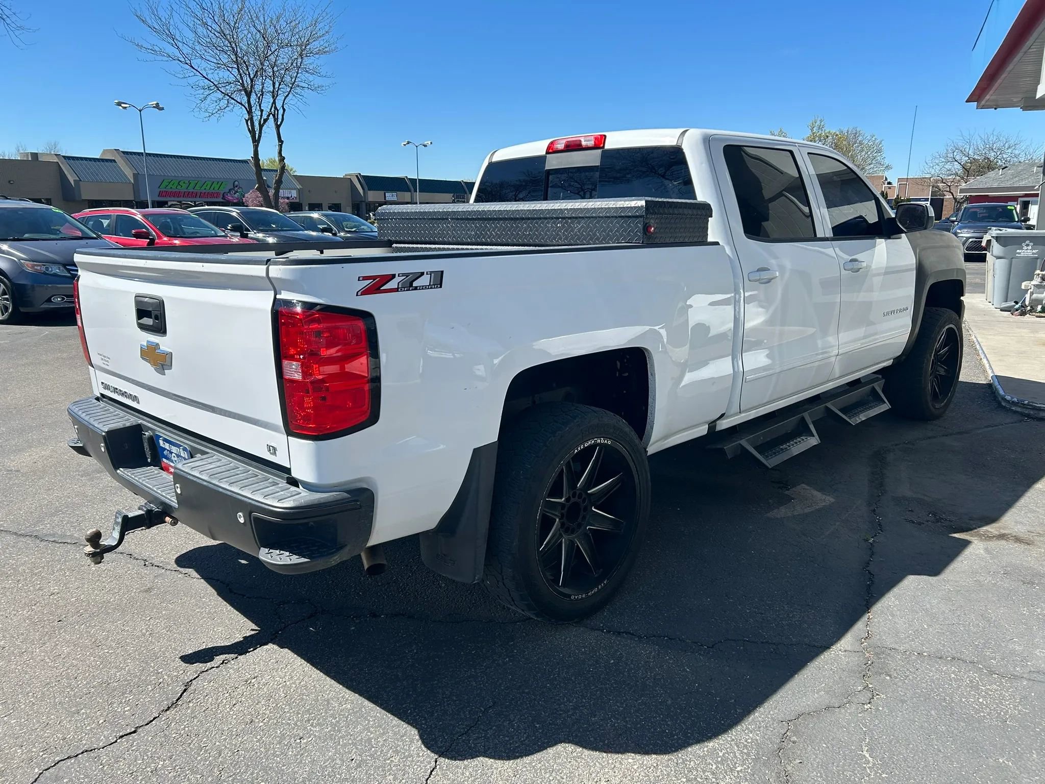 Used 2018 Chevrolet Silverado 1500 LT w/ All Star Edition AWD/4WD image 6