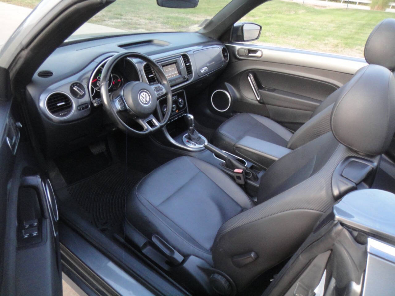 Used 2017 Volkswagen Beetle 1.8T FWD image 8