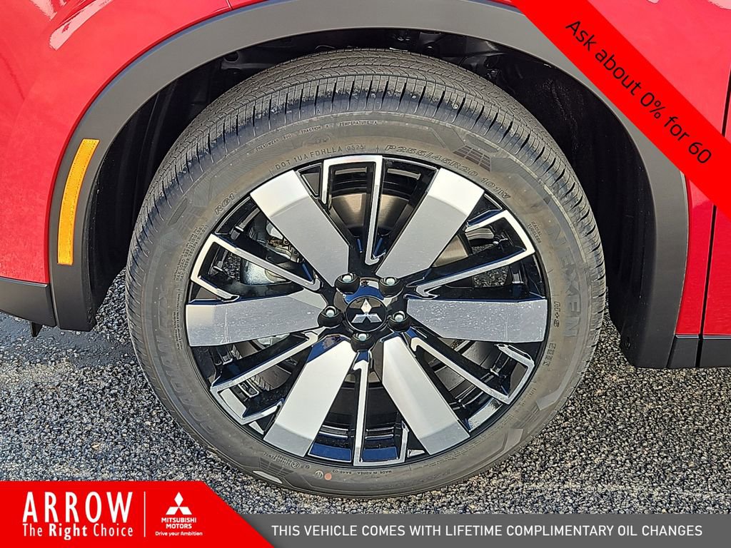 New 2025 Mitsubishi Outlander SE image 17