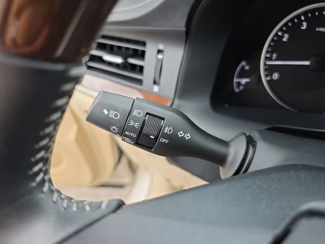Used 2013 Lexus ES 350 w/ Luxury Pkg FWD image 24