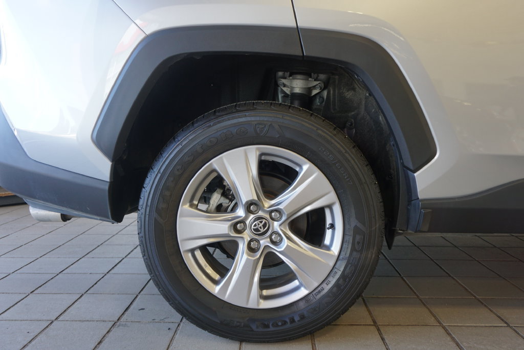 Certified 2025 Toyota RAV4 XLE AWD/4WD image 31