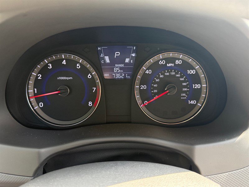 Used 2012 Hyundai Accent GLS FWD image 14