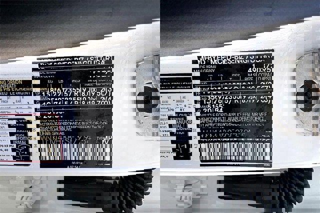 Used 2025 Mercedes-Benz GLC 300 4MATIC image 6