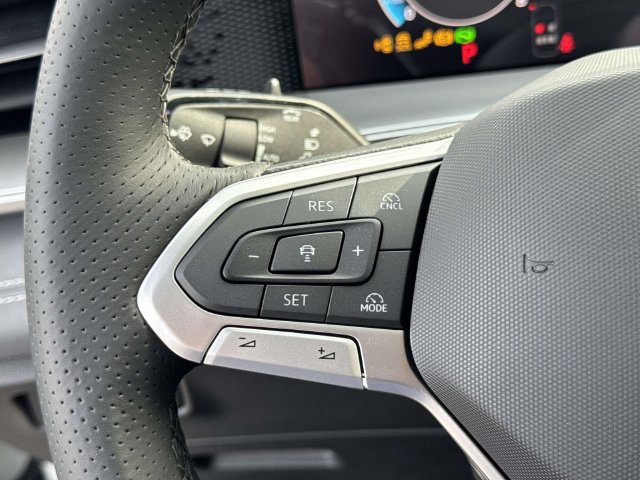 New 2026 Volkswagen Tiguan SE R-Line FWD image 15