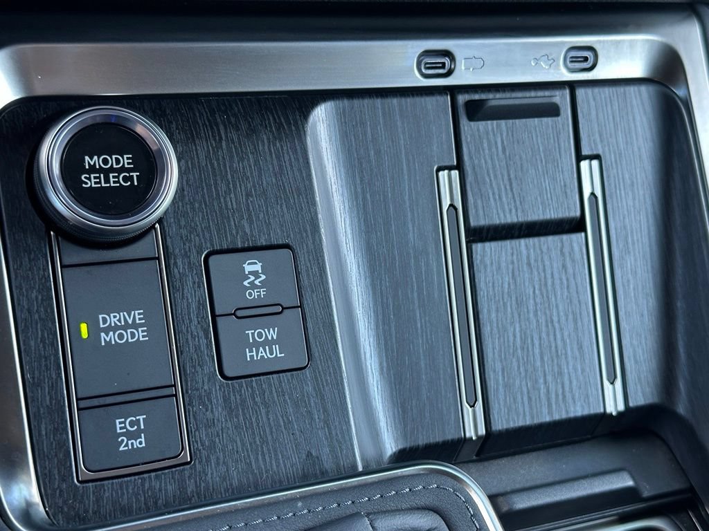 Used 2025 Lexus GX 550 w/ Accessory Package (Z1) AWD/4WD image 22
