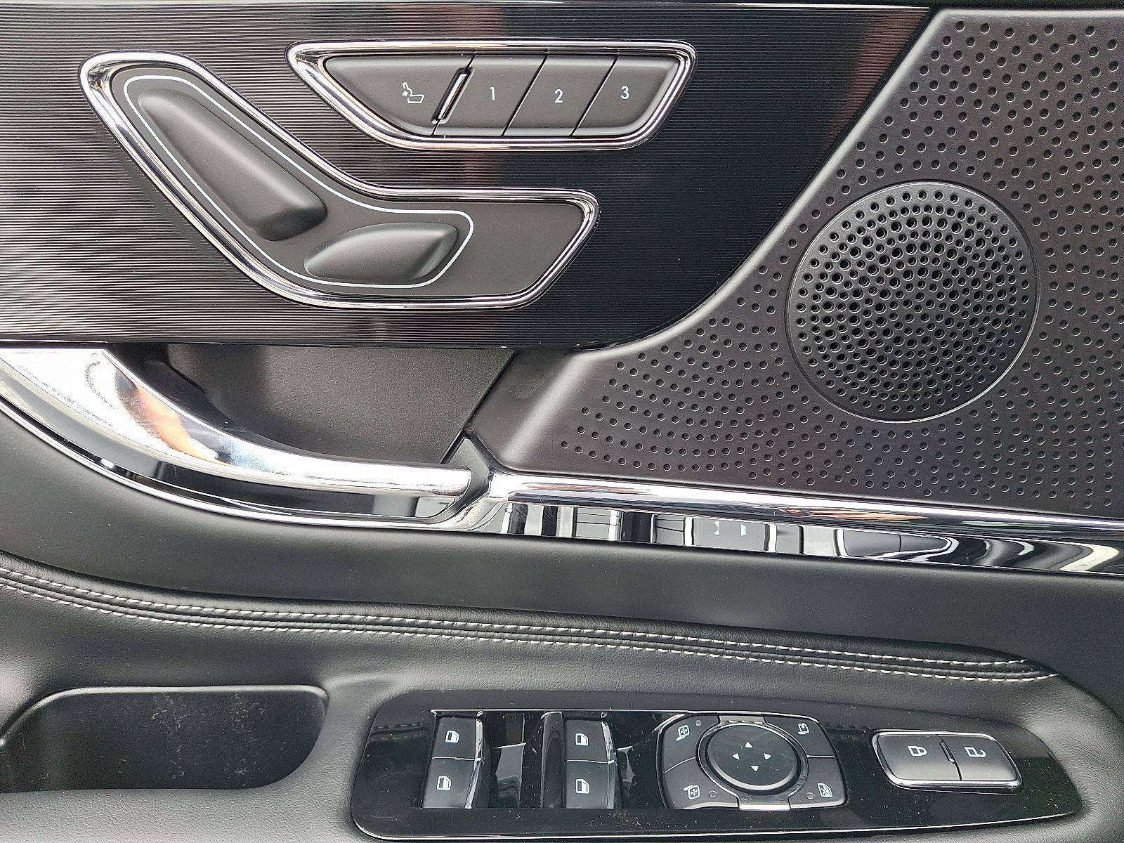 New 2025 Lincoln Corsair Grand Touring image 9