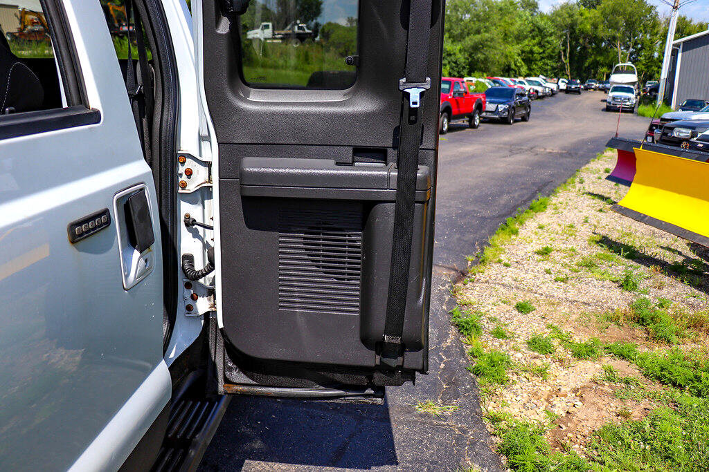 Used 2009 Ford F250 Lariat image 26