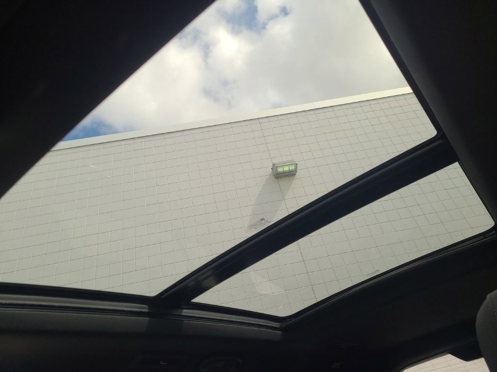 Used 2022 Cadillac XT6 Sport w/ Technology Package AWD/4WD image 25