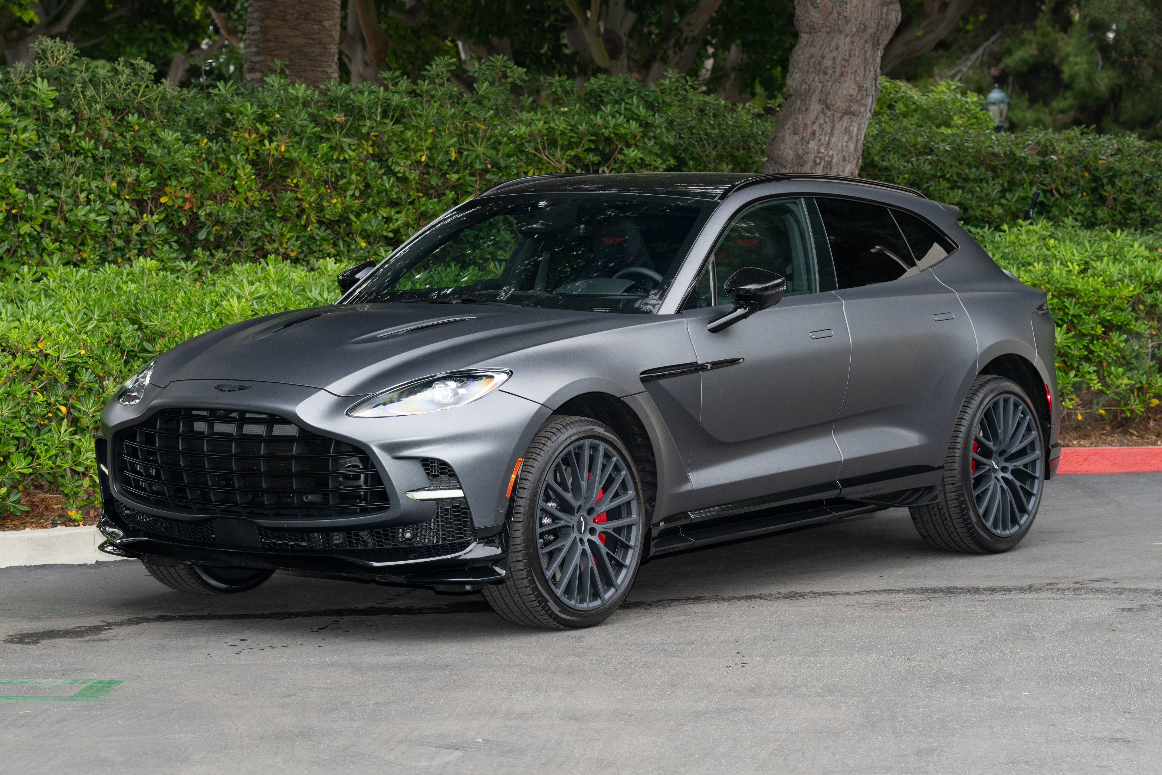 Used 2025 Aston Martin DBX 707 AWD/4WD image 2