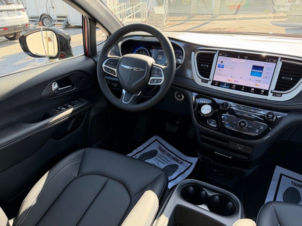 New 2026 Chrysler Pacifica Select FWD image 34