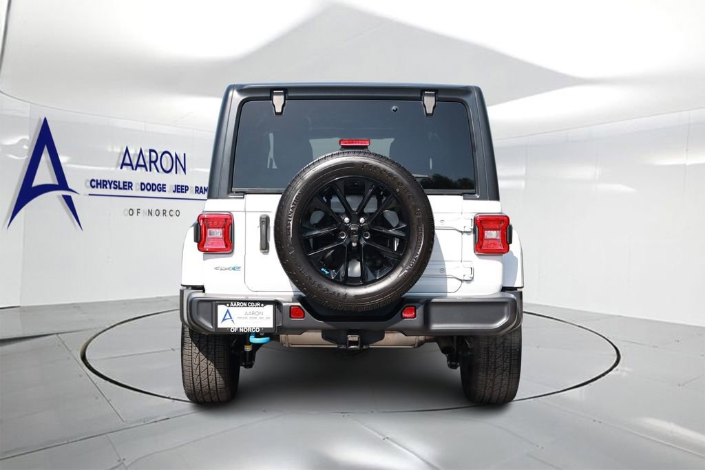 Used 2022 Jeep Wrangler Unlimited Sahara AWD/4WD image 3