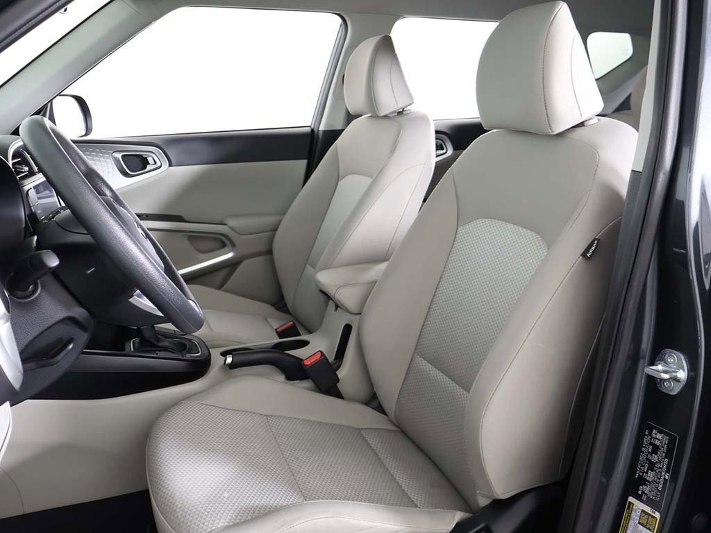 Used 2025 Kia Soul LX w/ LX Technology Package image 27